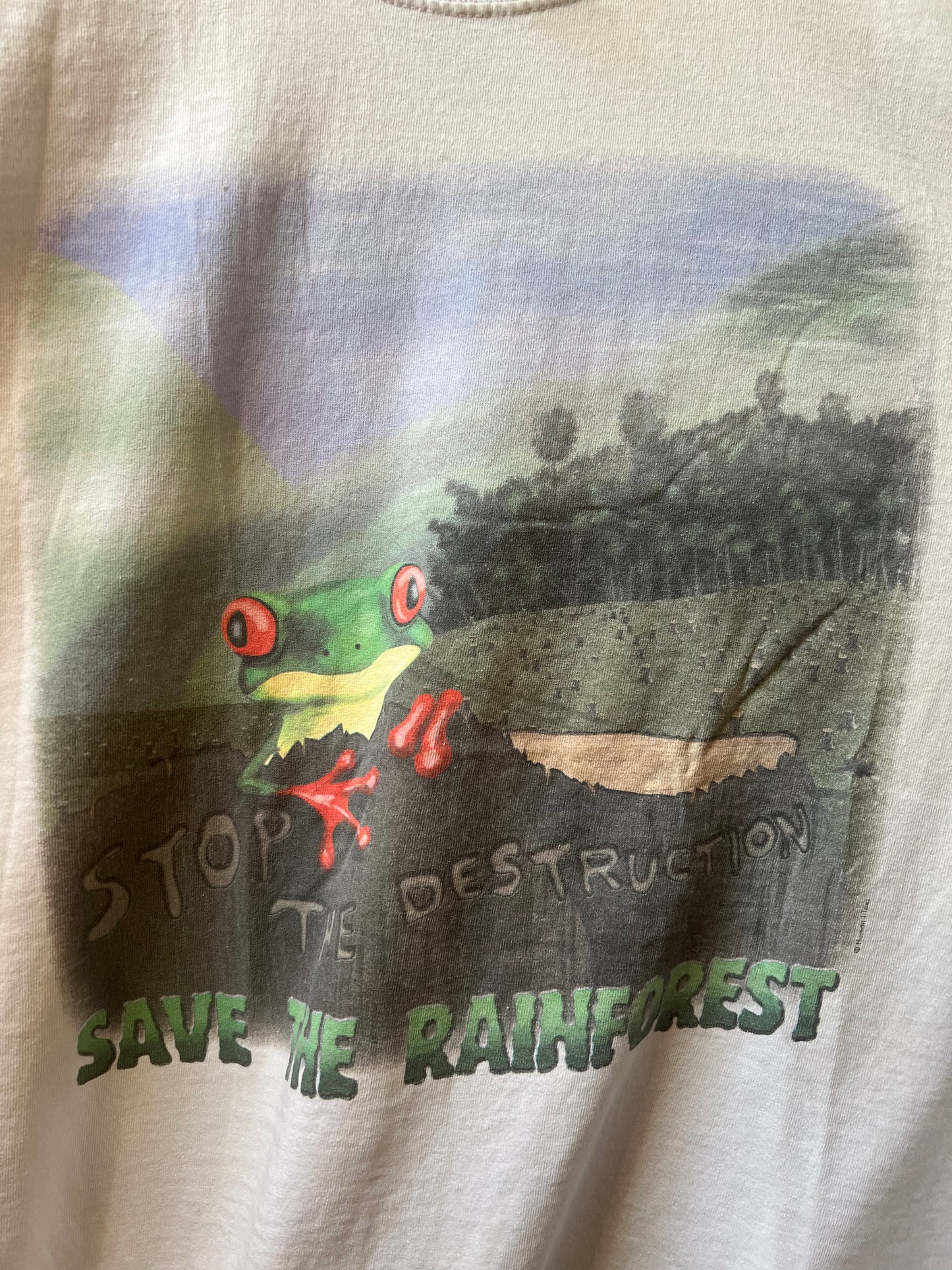 Rainforest frog tee
